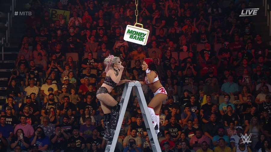 Women_s_MITB_Match_mp40950.jpg