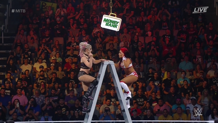 Women_s_MITB_Match_mp40951.jpg