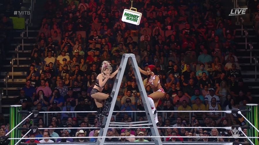 Women_s_MITB_Match_mp40954.jpg