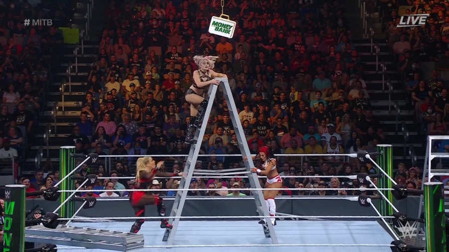 Women_s_MITB_Match_mp40960.jpg