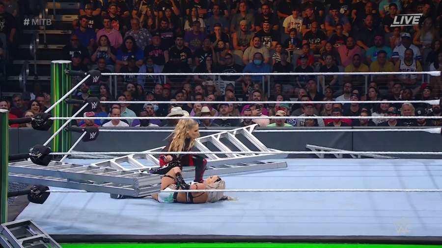 Women_s_MITB_Match_mp41380.jpg