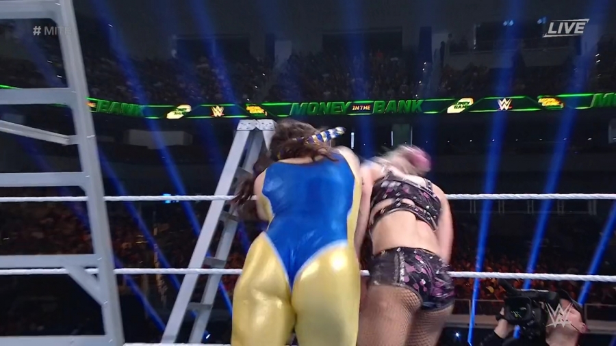 Women_s_MITB_Match_mp41399.jpg