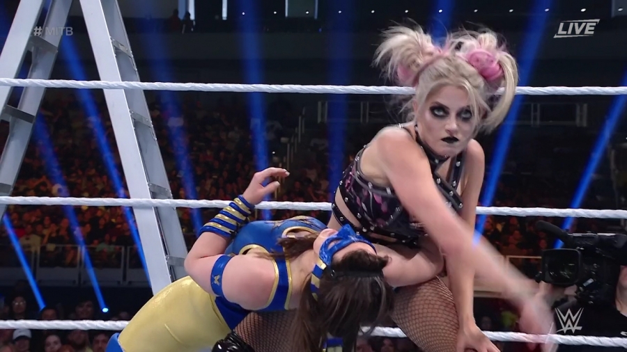 Women_s_MITB_Match_mp41414.jpg