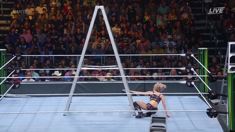 Women_s_MITB_Match_mp41421.jpg