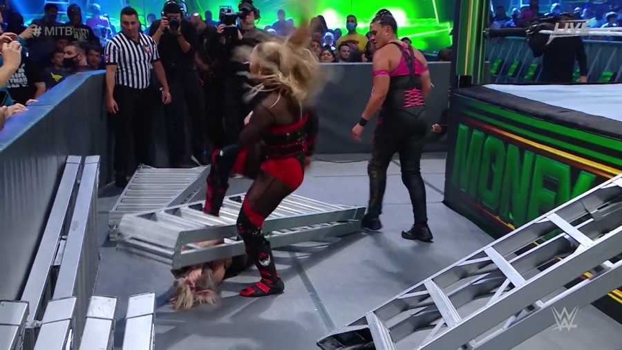 Women_s_MITB_Match_mp41465.jpg